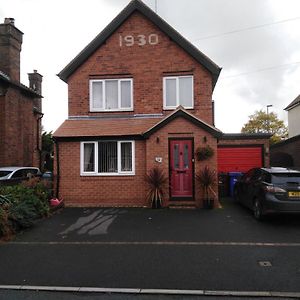 Bed and Breakfast 24 Fairfield Road à Uttoxeter Exterior photo