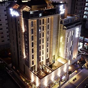 Js The Classic Hotel Hwaseong Exterior photo