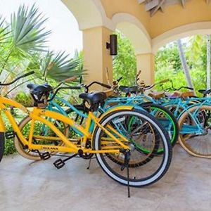 Hotel The Tuscany On Grace Bay Exterior photo