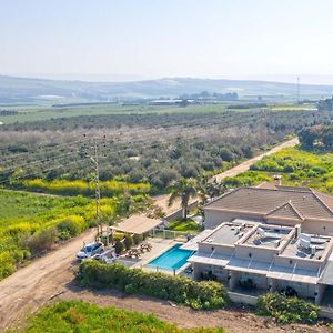 Villa Zimmer Basadot à Yavneʼel Exterior photo