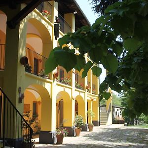 Hotel Equin'Ozio à Castellamonte Exterior photo