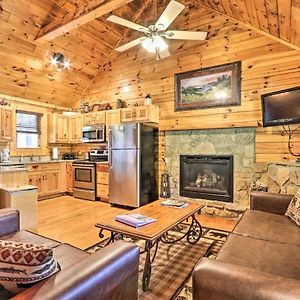 Smoky Mountain Cabin With Game Room And Hot Tub! Pigeon Forge Exterior photo