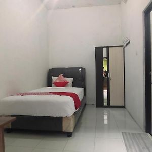 Hotel Oyo 90157 Griya Andon Syariah à Cirebon Exterior photo