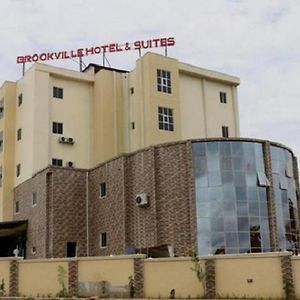 Brookville Hotel&Suites Kagini Exterior photo