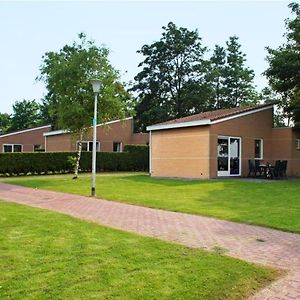 Villa Detached Bungalow With A Dishwasher At 21 Km From Leeuwarden à Suameer Exterior photo