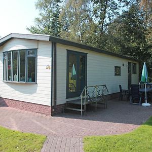 Villa Detached Chalet With A Dishwasher At 21 Km. From Leeuwarden à Suameer Exterior photo