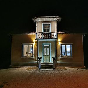 Bed and Breakfast La Maison Fleur de Frangipanier à Saint-Genix-sur-Guiers Exterior photo