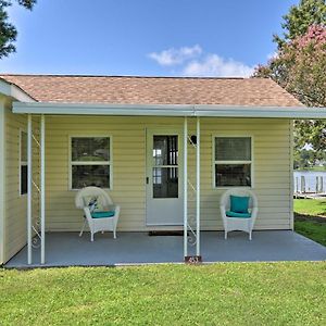 Villa Romantic Waterfront Abode With Patio And Dock! à Deltaville Exterior photo