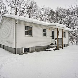 Villa Wooded Twin Lakes Retreat 13 Mi To Lake Michigan! Exterior photo