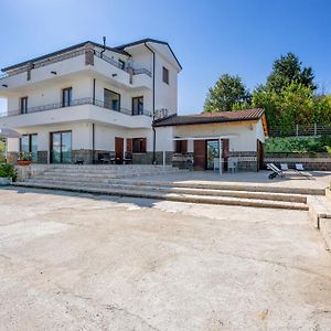 Villa Santoro Ai Tre Ulivi Con Piscina Privata Caiazzo Exterior photo