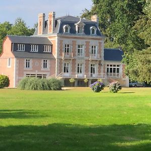 Bed and Breakfast Château de la Chasse Beauvais à Romagne  Exterior photo