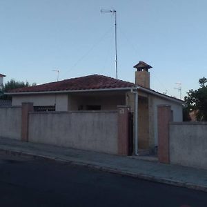 Villa Casa Con Jardin Y Barbacoa En Cunit Exterior photo