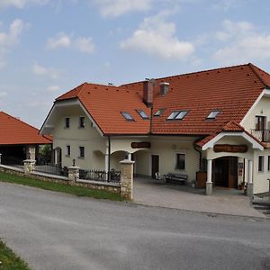 Villa Grobelnik Tourist Farm à Sevnica Exterior photo