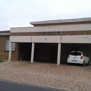 Appartement Getaway Self-Catering Tyger Valley à Durbanville Exterior photo