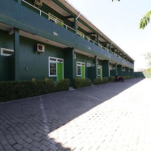 Cantik Hotel Bandung Exterior photo