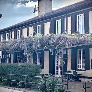 Hôtel et RESTAURANT traditionnel L' Escalandes Lesperon  Exterior photo