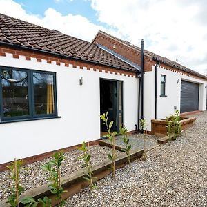 Villa Little House - Perfect For Exploring The Broads à Acle Exterior photo