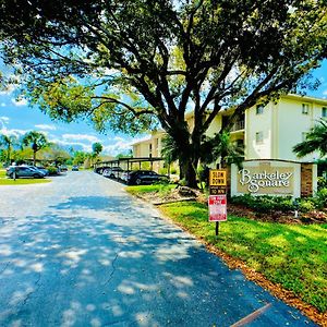 Elegant 1 Bedroom Condo With Swimming Pool Gym Access All Included In Convenient Fort Myers Location Near Golf Courses And Sanibel Island Exterior photo