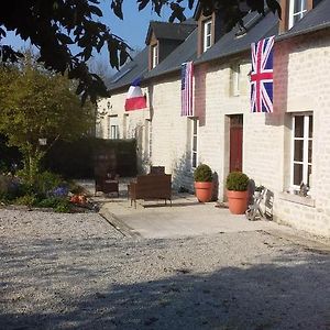 Bed and Breakfast Chambre De Rose - Le Refuge Des Parachutistes - En Bordure Du Marais à Neuville-au-Plain Exterior photo