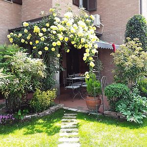 B&B La Rosa Gialla Maranello Exterior photo