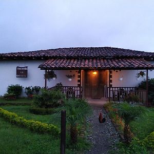 Villa Hacienda Cafetera La Gaviota à Chinchiná Exterior photo