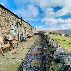 Bed and Breakfast Hill Top Haven à Lanehead Exterior photo