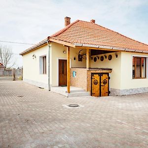 Villa Casa Mb à Ghioroc Exterior photo