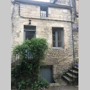 Villa La petite maison médiévale de Melanie à Flavigny-sur-Ozerain Exterior photo