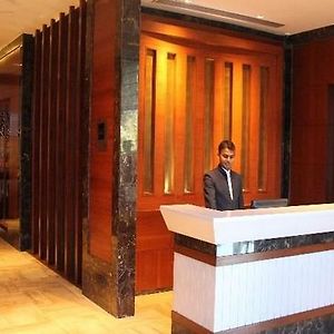 Parkside Jp Hotel New Delhi Interior photo