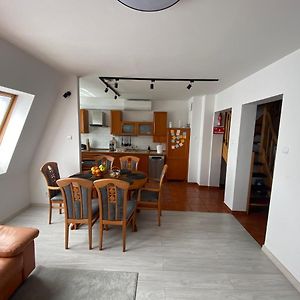 Appartement Apartament Dwupoziomowy - Klimatyzacja à Słupsk Exterior photo