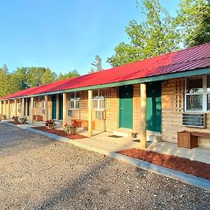 Moosewood Inn Saint-Ignace Exterior photo