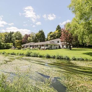 Villa The River House Avon Valley Stonehenge With Fishing à Salisbury Exterior photo