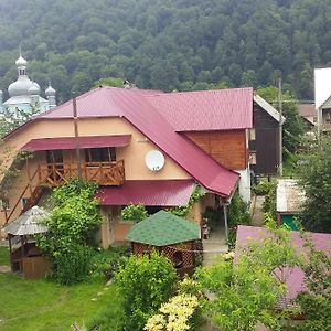 Hotel Садиба У Галина Та Йосипа à Ust'-Chorna Exterior photo