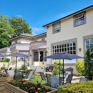 Reigate Manor Hotel Exterior photo