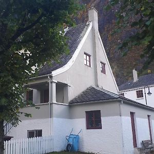 Villa Fjordshelter- Cozy Townhouse à Tyssedal Exterior photo