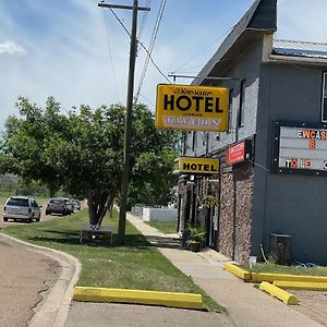 Hotel Dinosaur & Newcastle Bar Drumheller Exterior photo