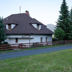 Hotel Penzion Na Vyhlidce à Frýdlant nad Ostravicí Exterior photo