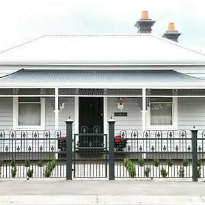 Villa Saint Brides - Superior Boutique Accomodation - STEPS TO PAKINGTON STREET à Geelong Exterior photo