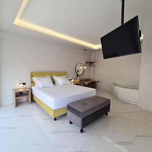 ILIA'S Luxury Suites Xylokastro Exterior photo