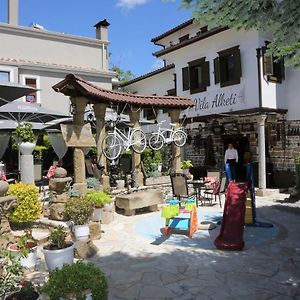 Hotel Vila Alket à Korce Exterior photo