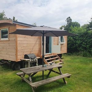 Hotel Tiny House Op Wielen Friesland à Workum Exterior photo