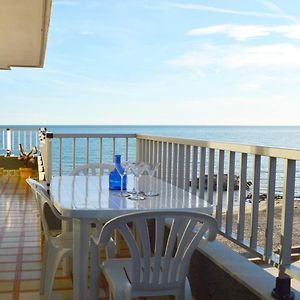 Appartement Seafront Fully Renovated Apart Amazing Terrace à Cunit Exterior photo