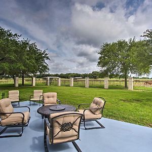 Villa Big Barrels Ranch With Porch, Gas Grill And Views! à Pilot Point Exterior photo