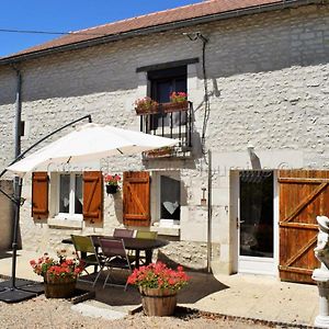 Gîte La Tour-Saint-Gelin, 2 pièces, 2 personnes - FR-1-381-24 Exterior photo