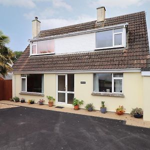 Villa Pencoys à Helston Exterior photo