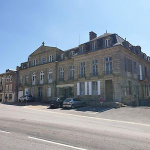 Le Chateau Châteauponsac Exterior photo