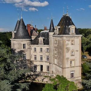 Bed and breakfast Château de Saint Bonnet les Oules Exterior photo