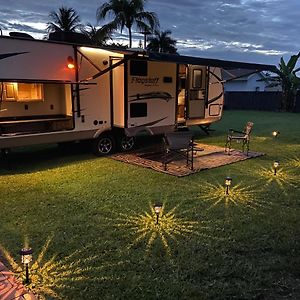 Hotel Cozy Camper - Free Parking à Miami Exterior photo