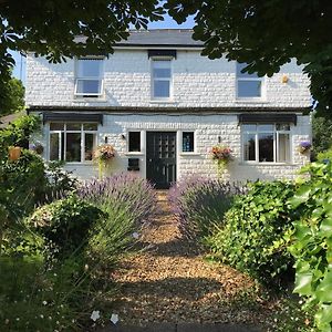 Bed and Breakfast The White House à Milton Keynes Exterior photo