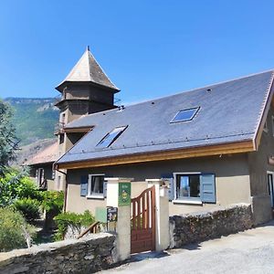 Bed and Breakfast Château du Vigny - Maison d'hôtes à Saint-Michel-de-Maurienne Exterior photo